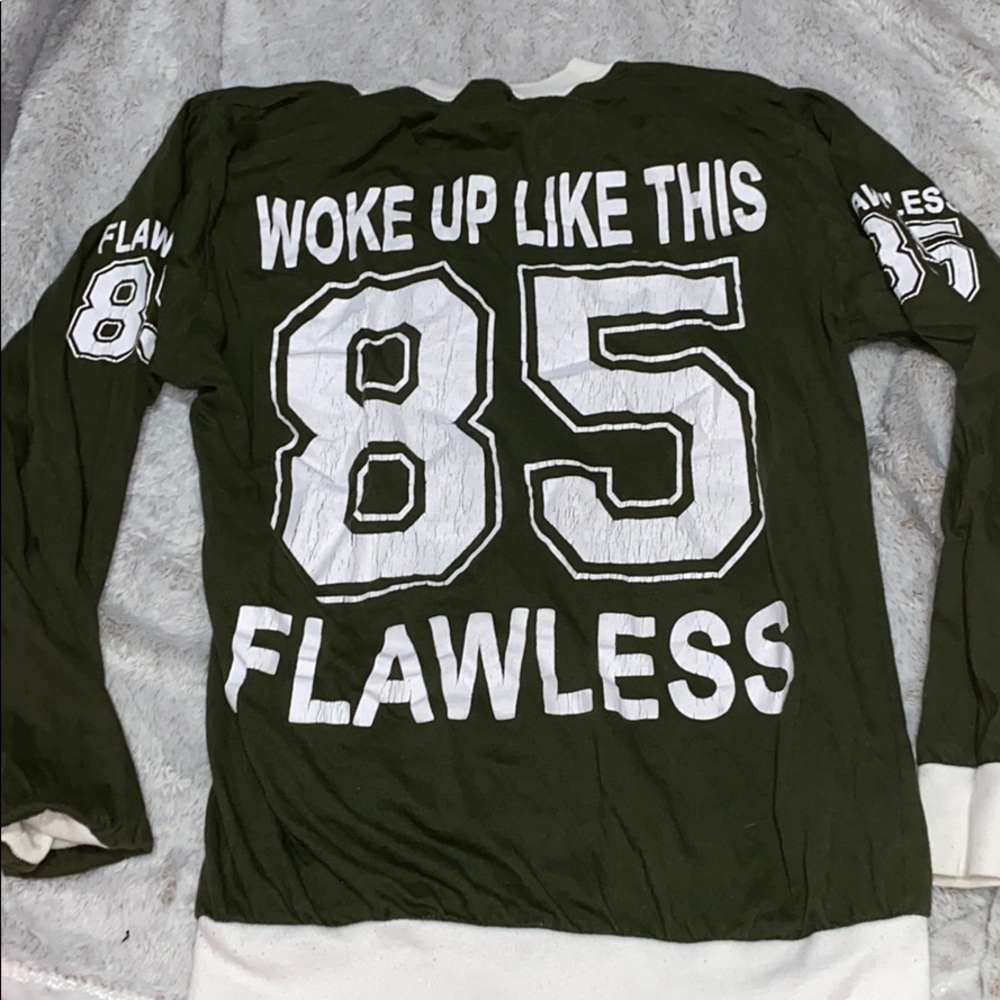 Graphic Tee Cropped Long sleeve